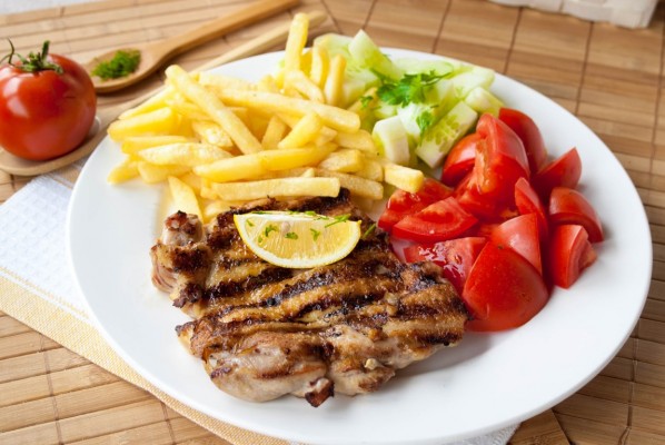 Пил.пържола бут със свежа г-ра